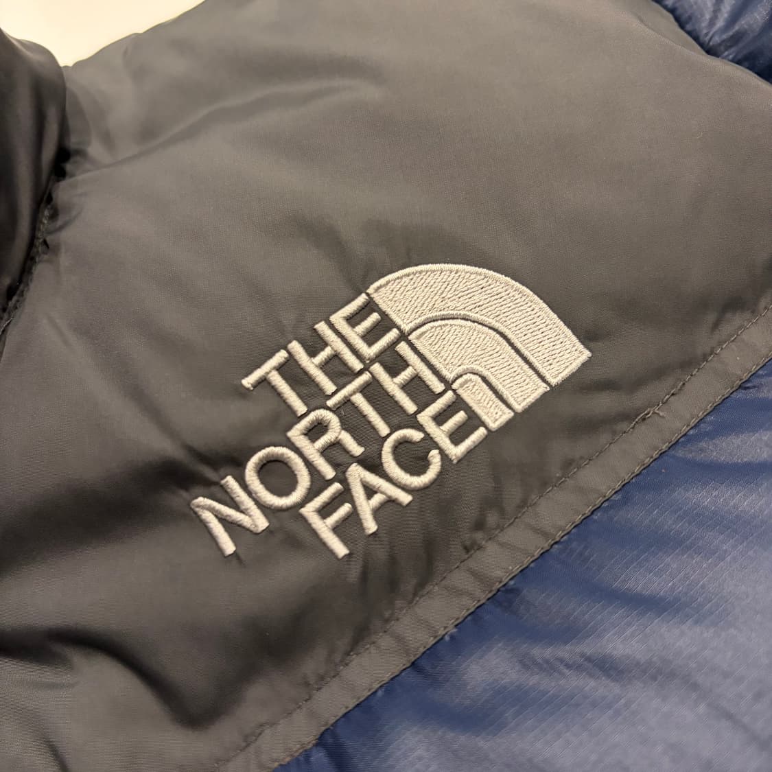 [S] 08s 노스페이스 700 눕시 구형 패딩 네이비/그레이 B341 상품이미지4