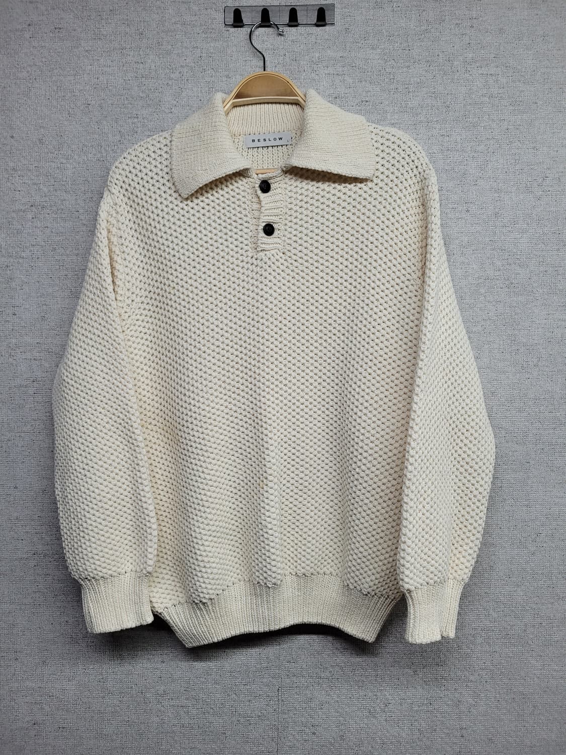 비슬로우 세미 오버핏 세일러 카라 니트 상품이미지2