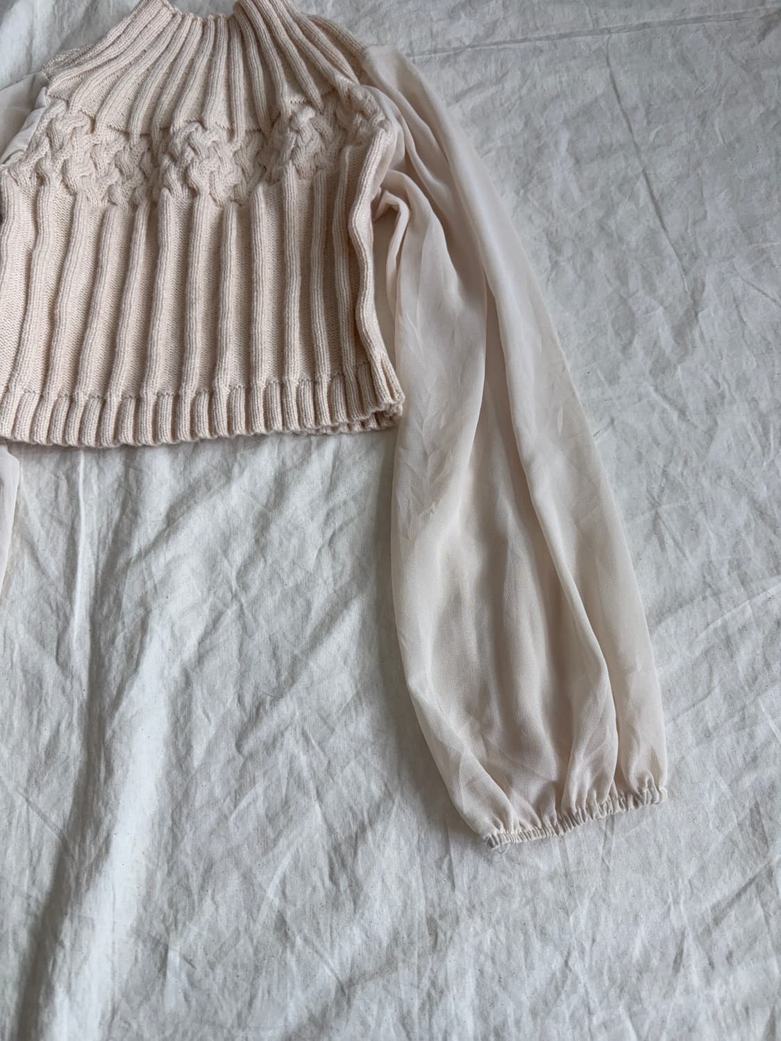 라이트살구베이지 딱붙 쉬폰 포인트 크롭 니트 상품이미지4