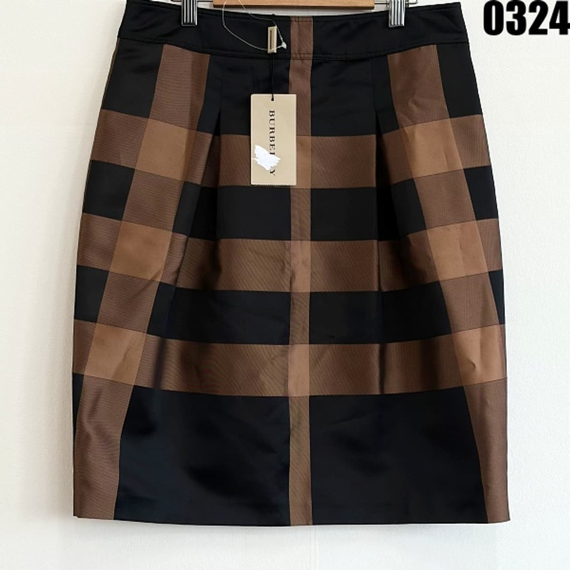 버버리 런던 체크 패턴 스커트 0324 백회점택 상품이미지1