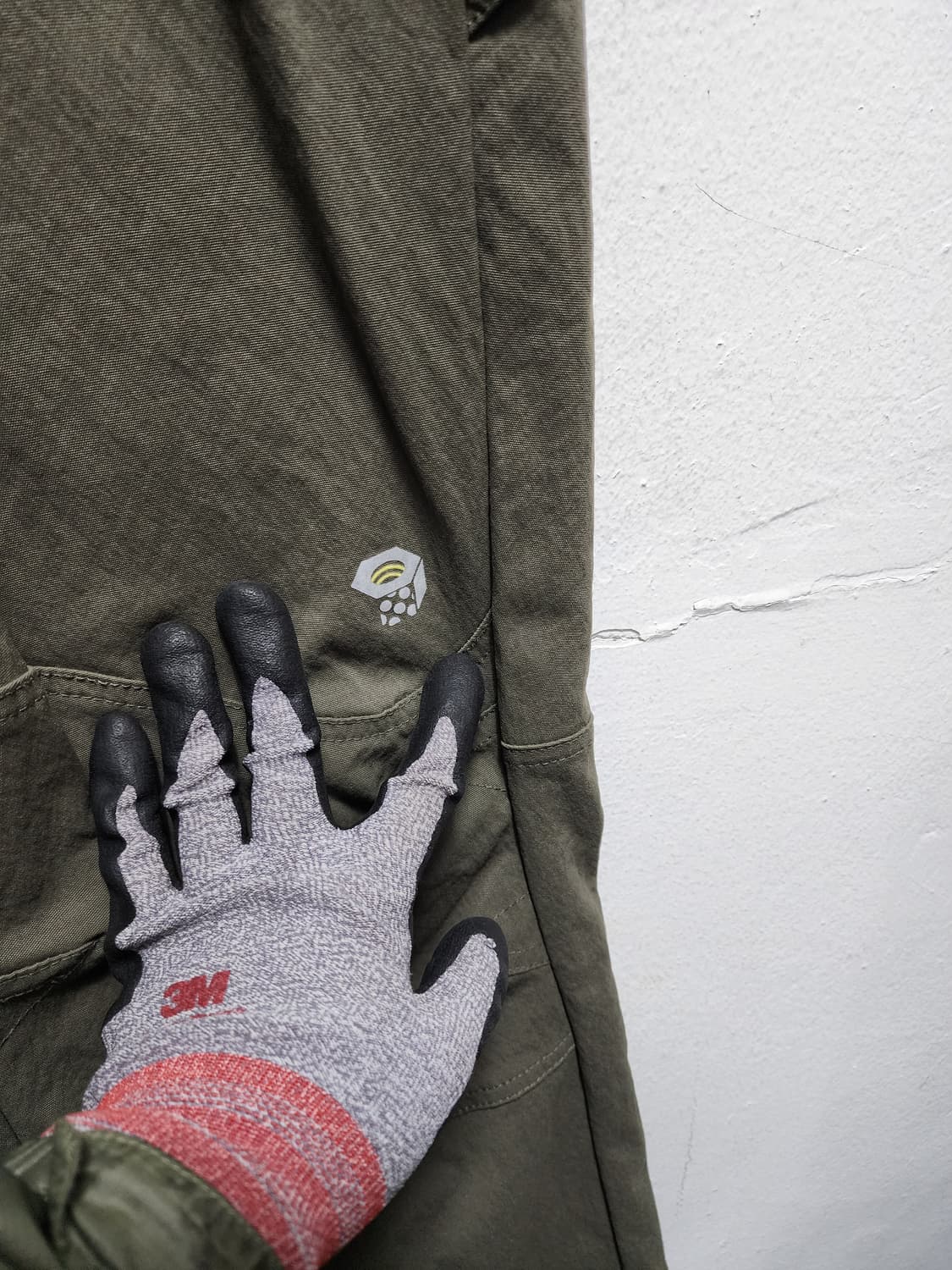 마운틴 하드웨어 카키색 카고바지 상품이미지4