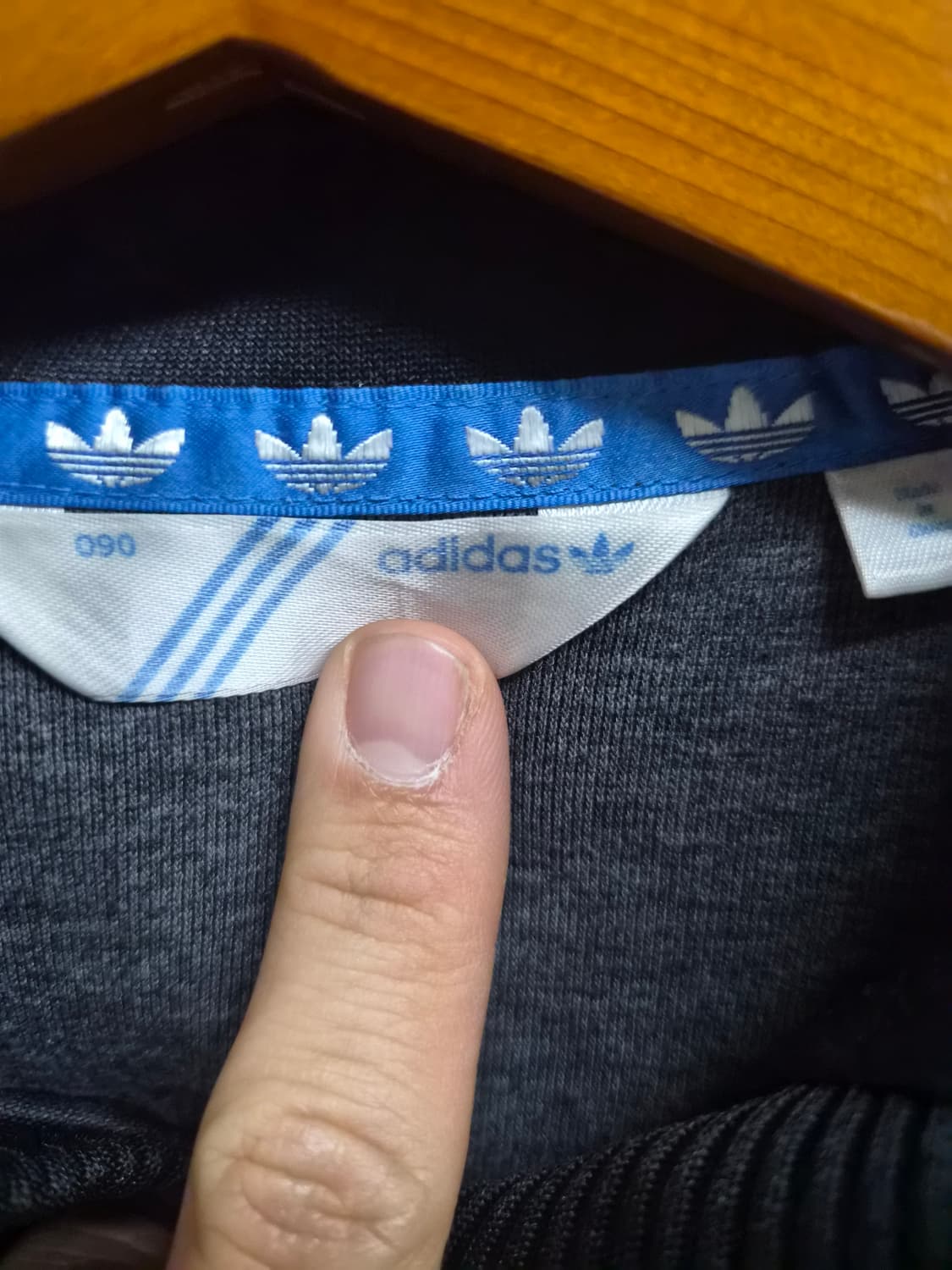 90) 아디다스 플락 크롭 후드져지 팝니다 상품이미지3