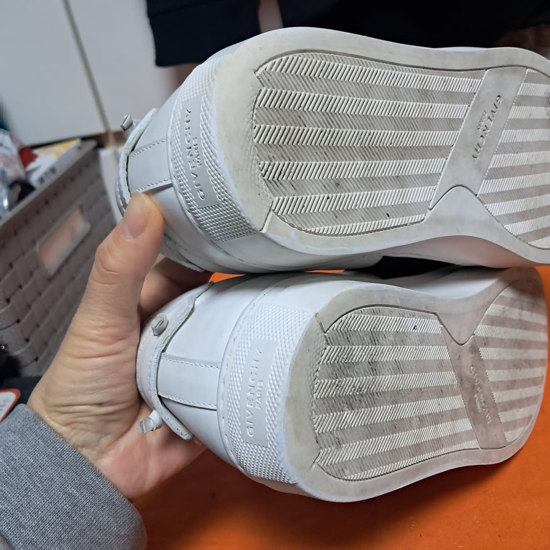 정품 지방시 어반 스트리트 밴딩 스니커즈 40(약 255~260) 상품이미지4