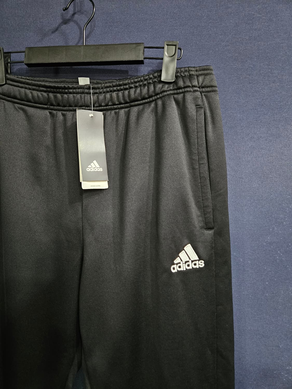 아디다스 삼선 블랙컬러 남성 슬림핏 허리 32~34 트레이닝바지  상품이미지4