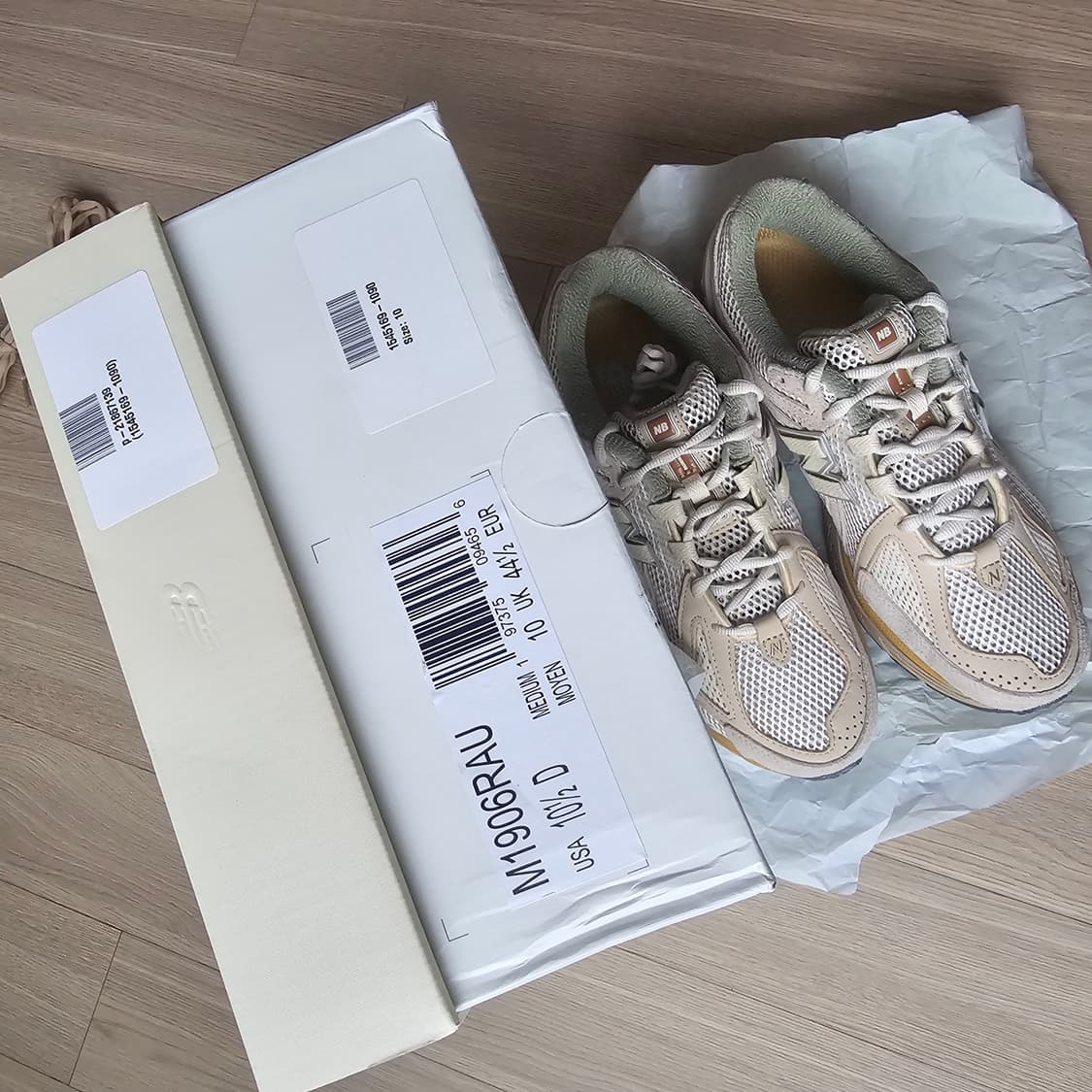 285 새제품) 뉴발란스 x 오라리 1906R 본 화이트 M1906RAU 상품이미지2