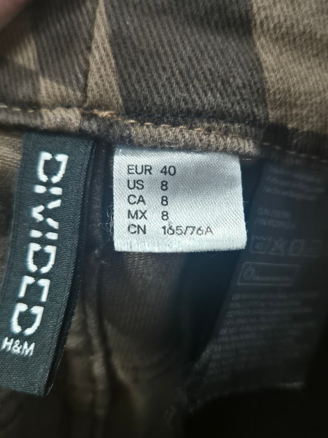 H&M 체크무늬 밑단 절개 바지 상품이미지3