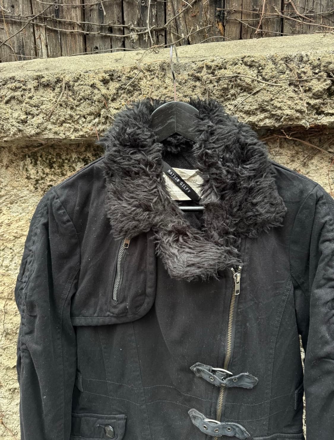 V-kei 퍼 스트랩 디테일 자켓 상품이미지2