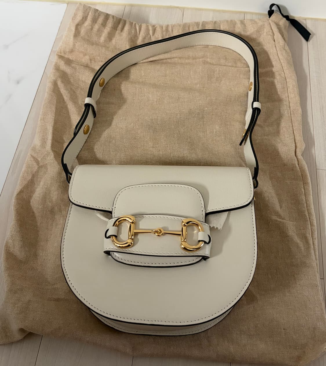 구찌 1955 홀스빗 라운드 미니 숄더백 판매합니다. 상품이미지1