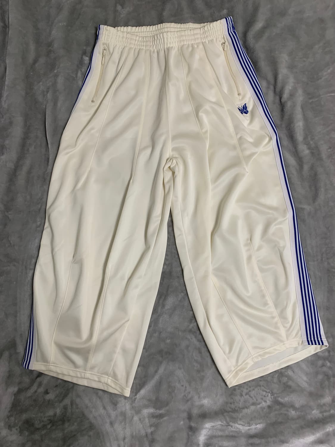 니들스x스튜디오스 한정 HD트랙팬츠 상품이미지1