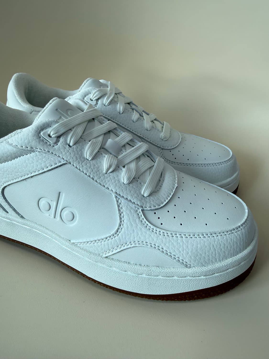 알로 요가 리커버리 스니커즈 화이트 검솔  상품이미지4