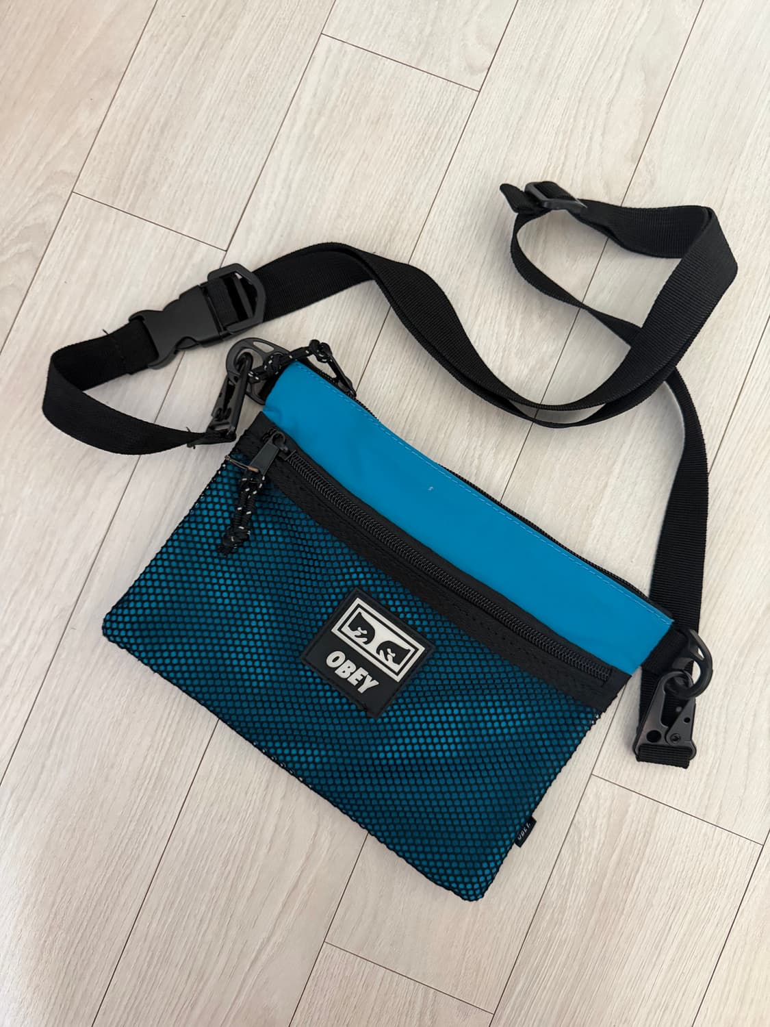 오베이 메쉬크로스백 상품이미지1