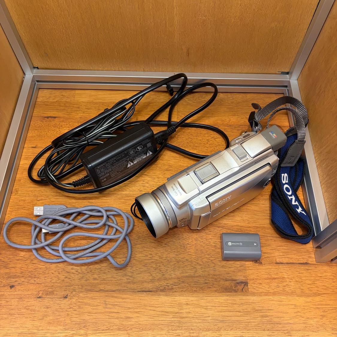 SONY DCR-HC85 NTSC Camcorder 상품이미지9