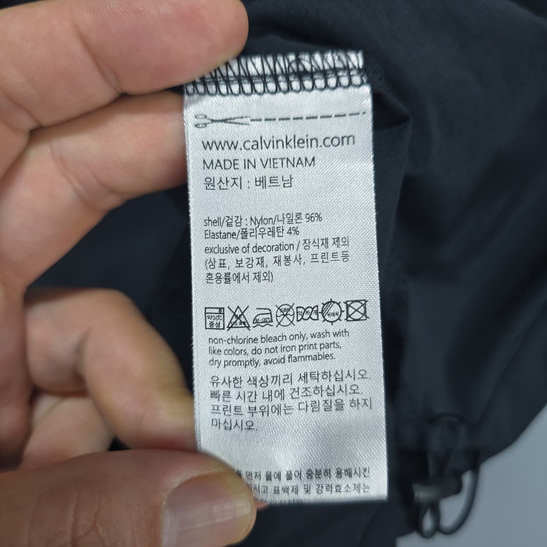 캘빈클라인(Calvin Klein) 포켓 포인트 반팔 티셔츠 블랙 M 상품이미지8