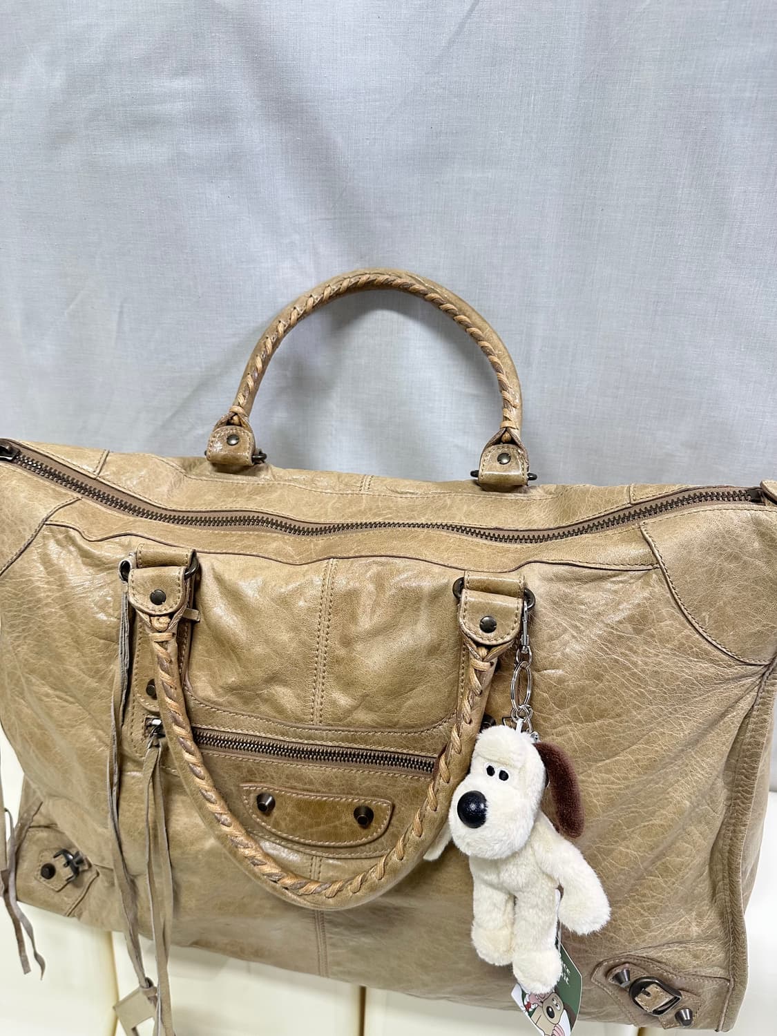 [A 정품] 발렌시아가 시티 모터백 위켄더 카라멜브라운 상품이미지7