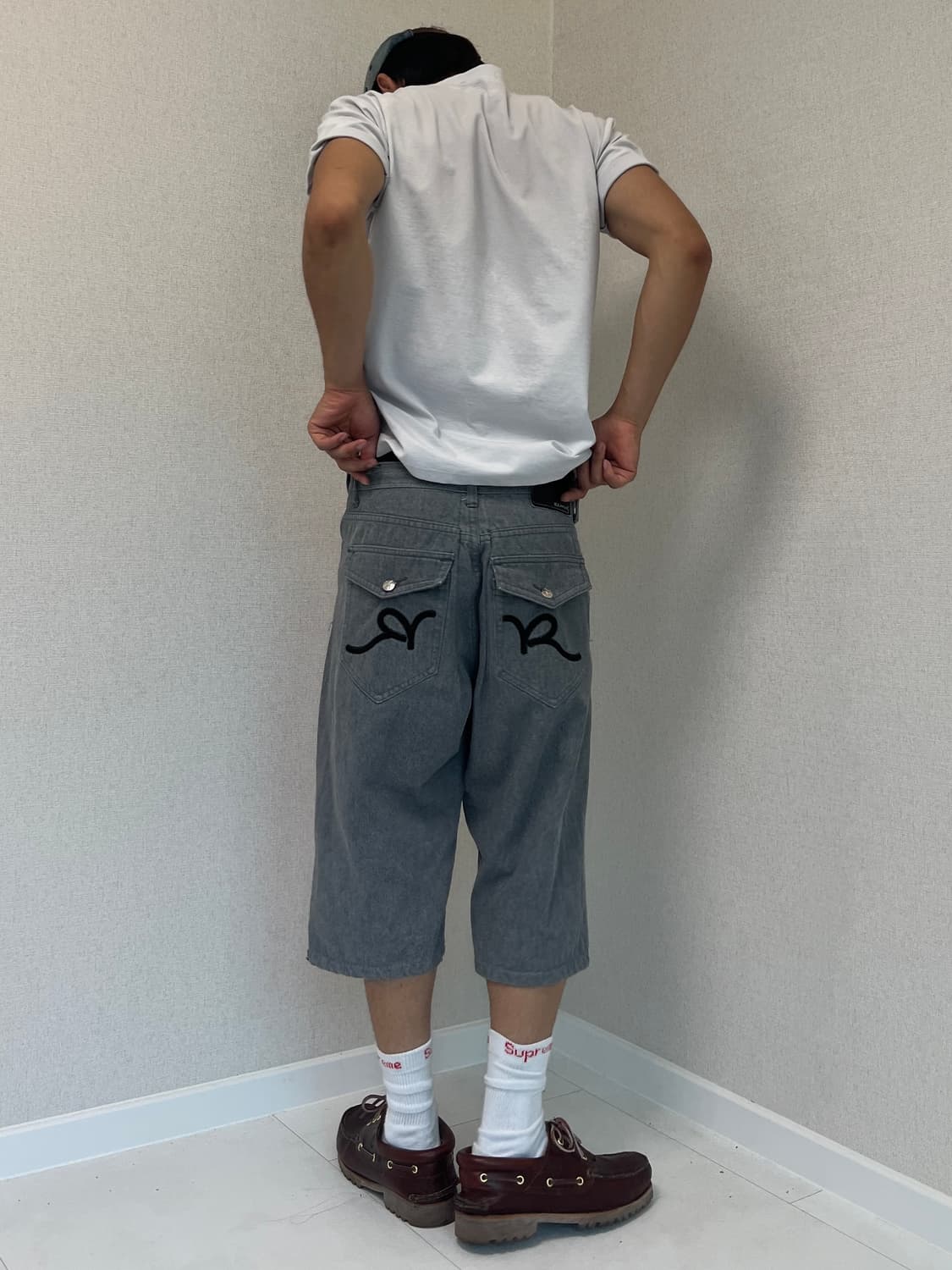 ROCAWEAR 백포켓 자수 버뮤다 팬츠 상품이미지1