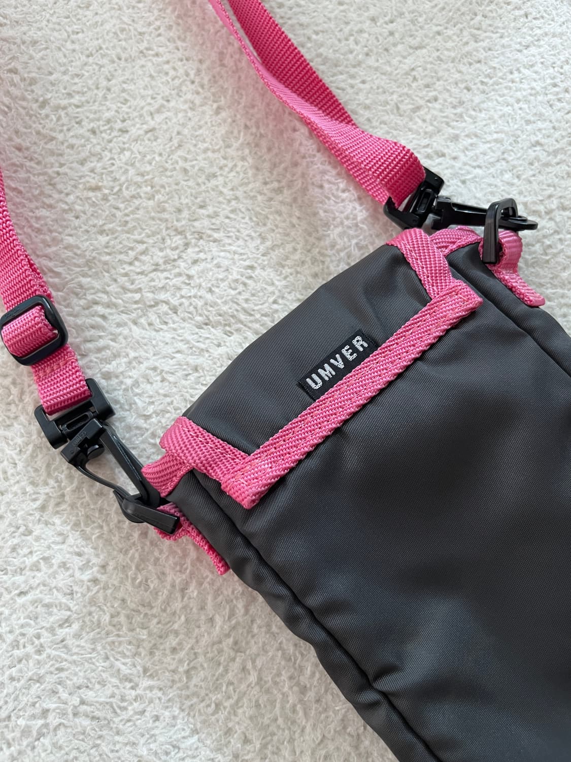 포터 핑크 트림 크로스백 그레이 상품이미지5