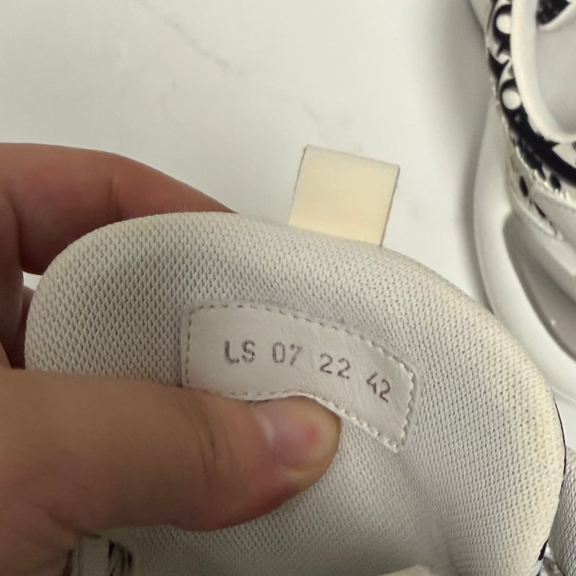 [42사이즈]디올 오블리크 B24 까나쥬 스니커즈 상품이미지3