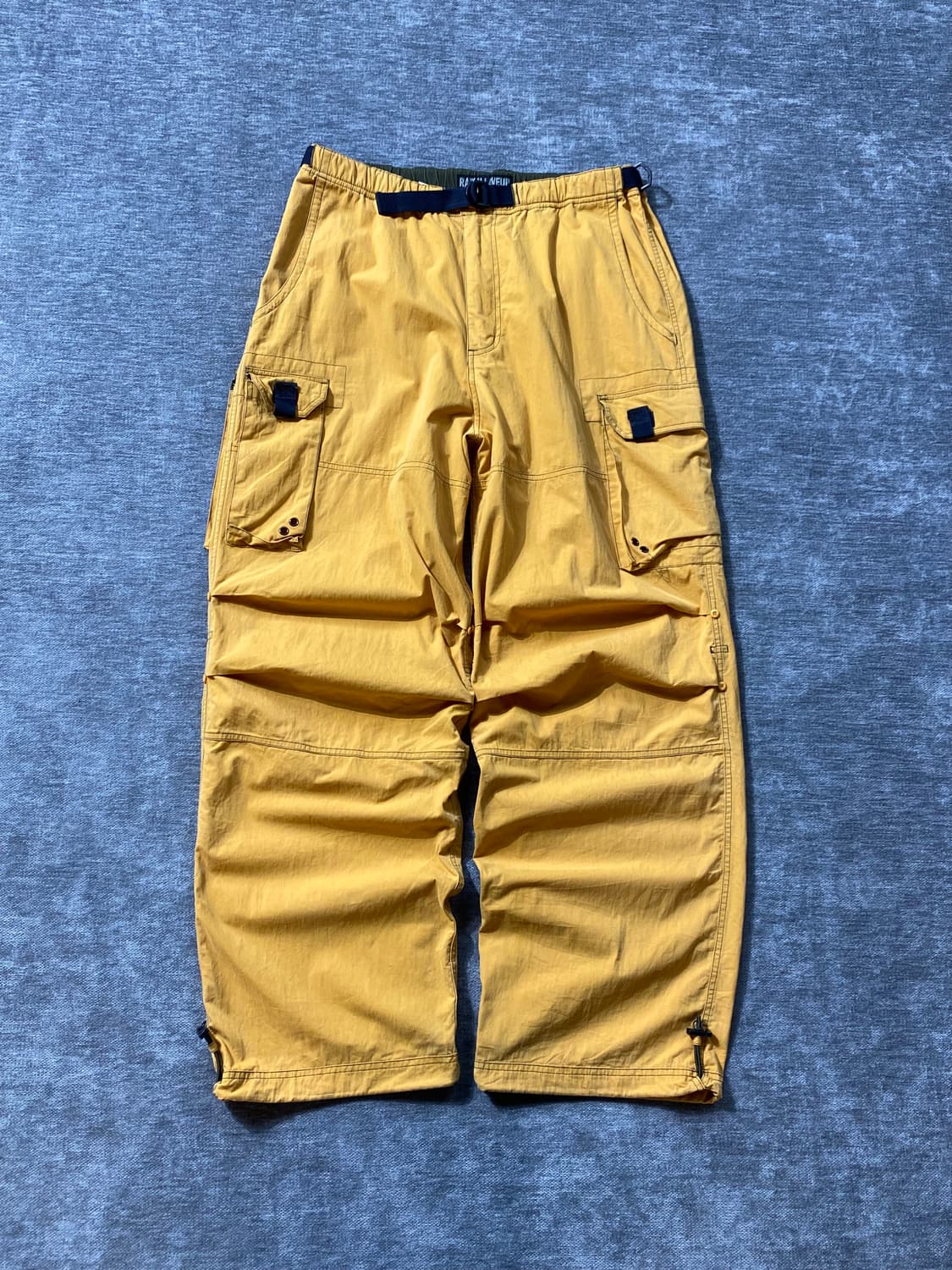 [L] RATON LAVEUR 라통라뵈르 벨티드 카고 와이드 팬츠 상품이미지1