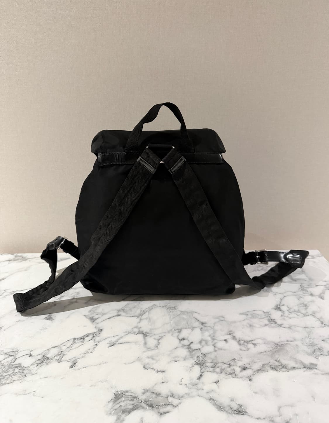 정품 프라다 백팩 미듐 사이즈 상품이미지4