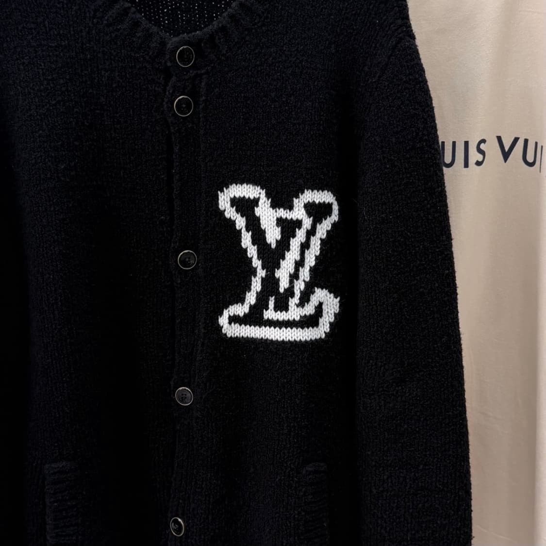 [S+급/XL] 25FW 루이비통 청키 인타르시아 니트 가디건 블랙 상품이미지2