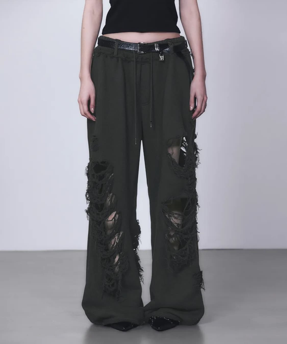 트리밍버드 스크래치 데미지 와이드 스웻 팬츠 차콜 상품이미지1