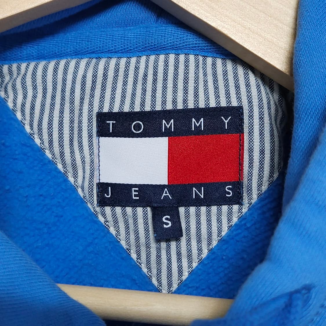 여성55)Tommy 타미진스 성조기 리미티드 에디션 크롭 후드티 상품이미지6
