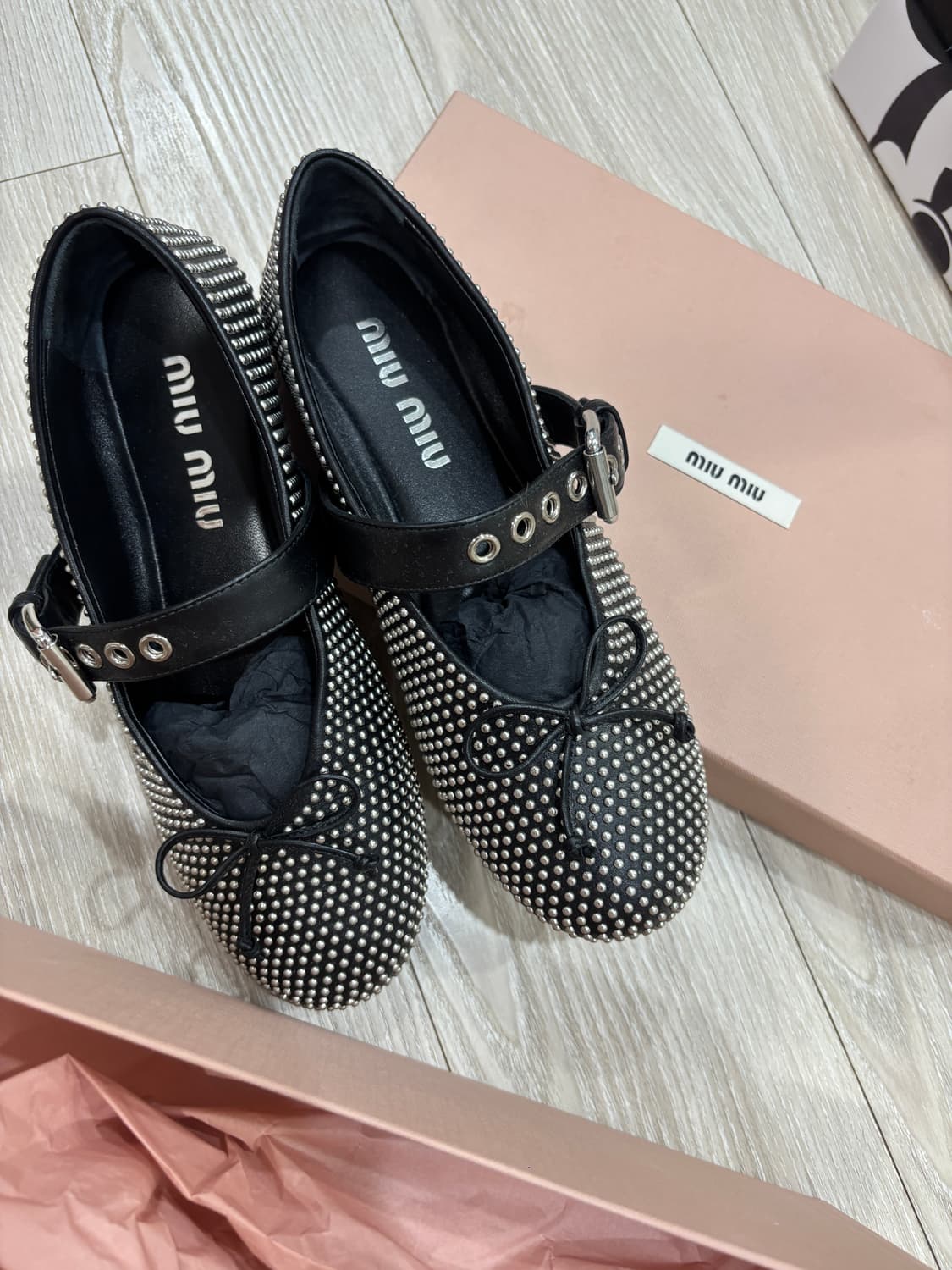 미우미우 발레리나 플랫슈즈 스터드 메리제인 상품이미지1