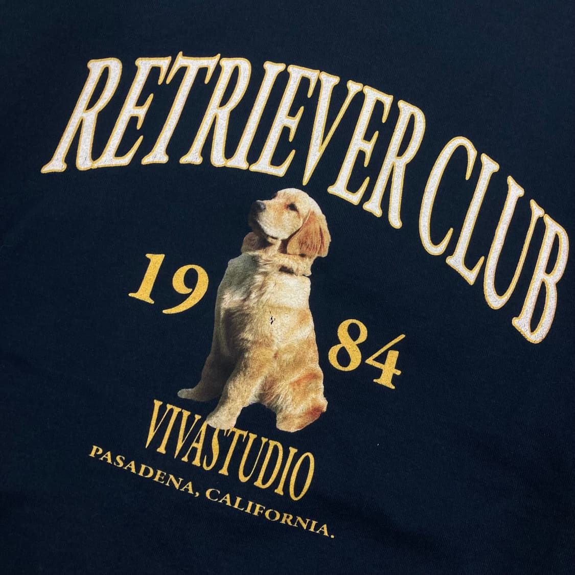 비바스튜디오 리트리버 클럽 빅로고 네이비 맨투맨 상품이미지2