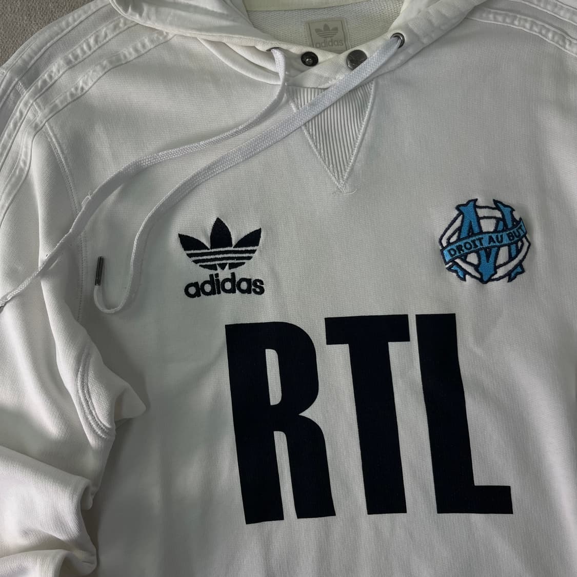 100 아디다스 마르세유 한정판 후드티 상품이미지3