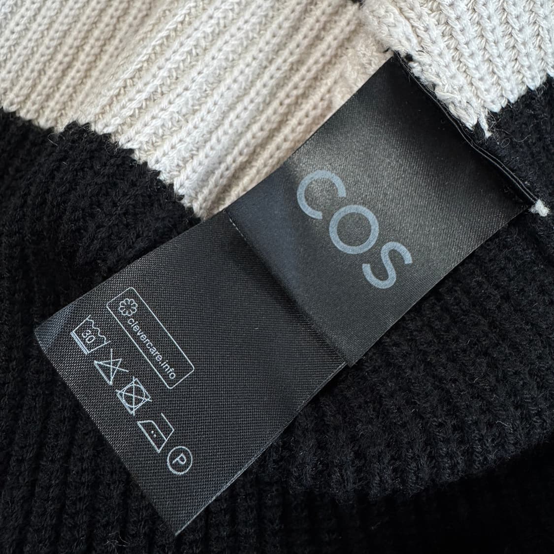 코스 COS 퍼넬넥 하프 집 스트라이프 니트 상품이미지5