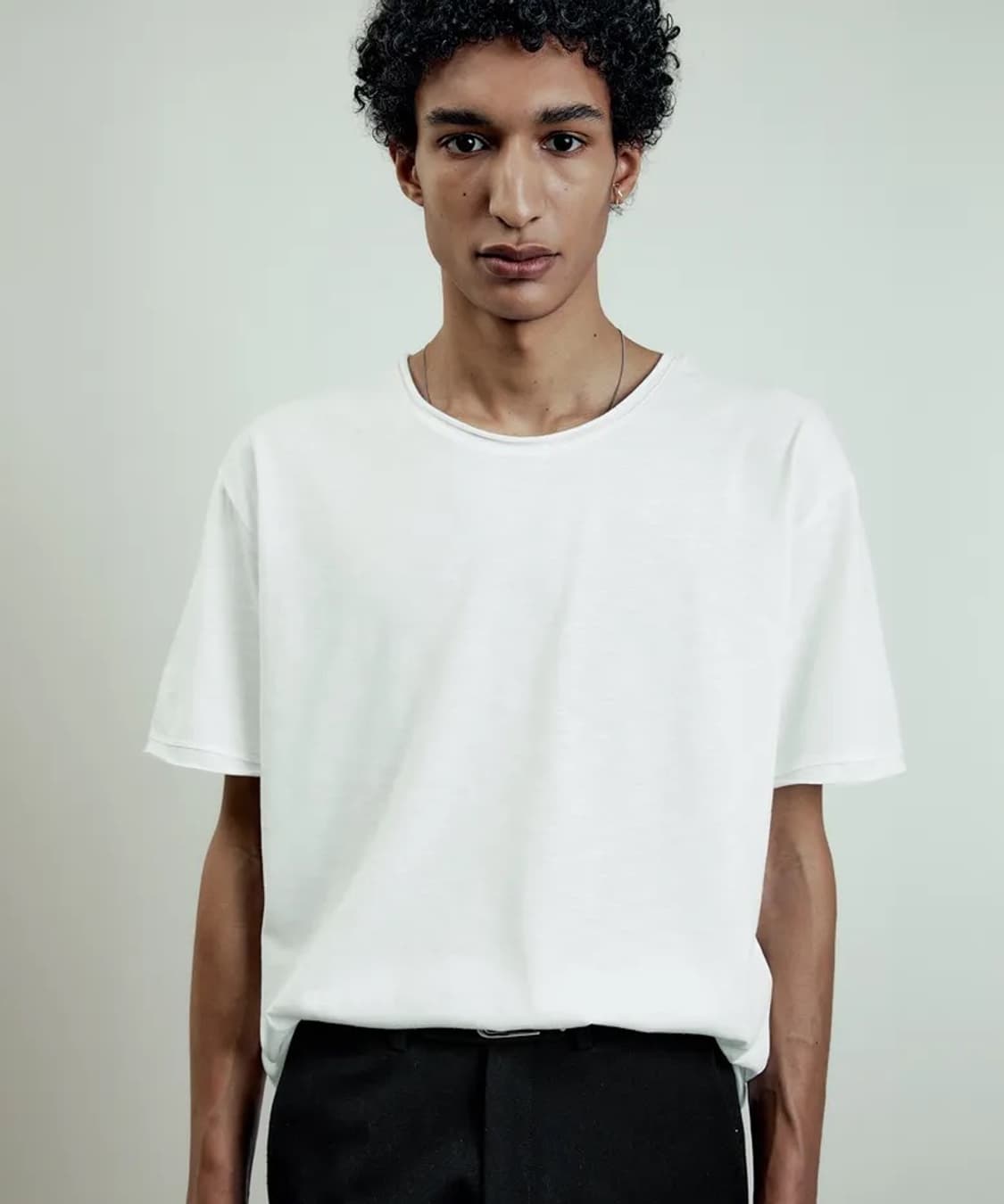 엘무드 슬러브 스쿱넥 하프 슬리브 티셔츠 화이트 50 상품이미지3