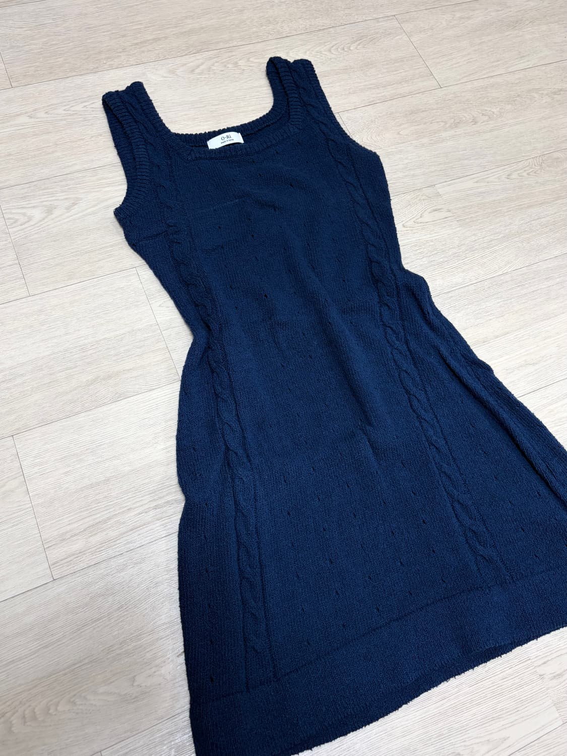 히프나틱 제스핀 펀칭 니트 원피스 네이비 free 상품이미지1