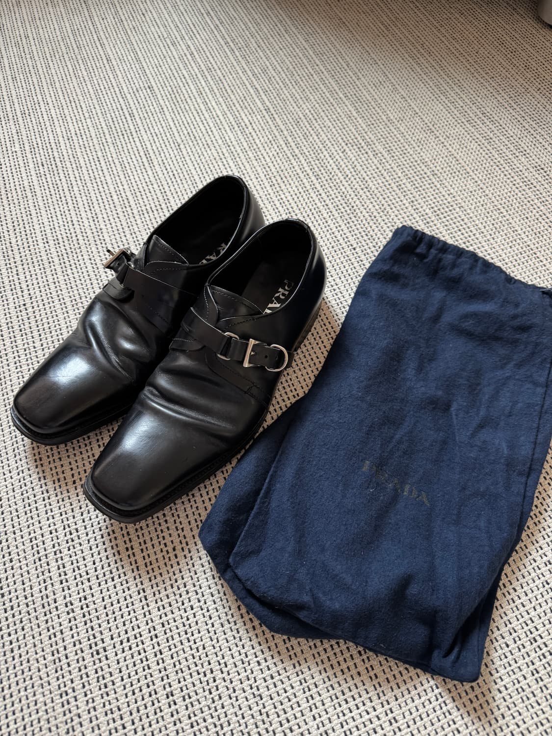 프라다 버클 로퍼 상품이미지1