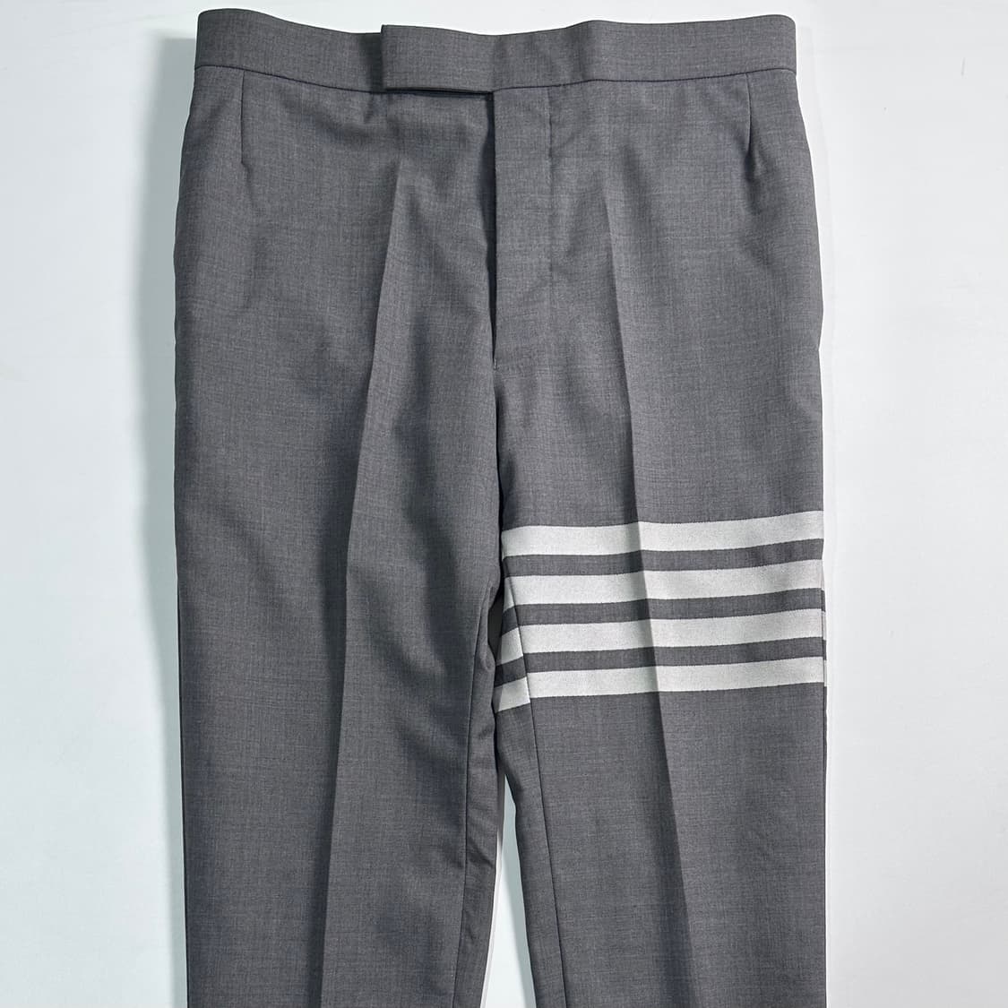  톰브라운 사선 그레이 슬랙스   상품이미지1