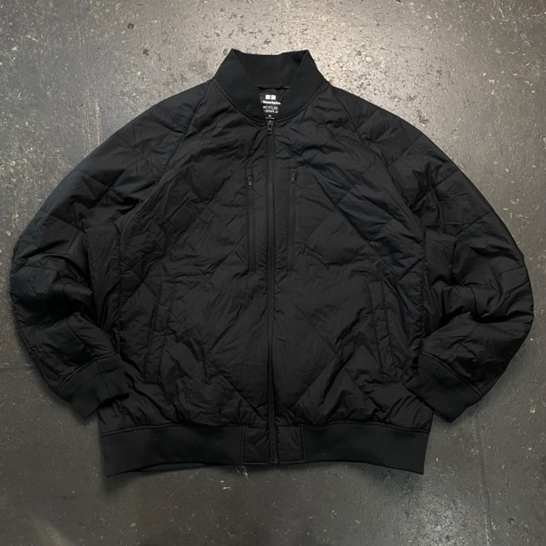 105 유니클로 X 화이트마운티니어링 리사이클 하이브리드 다운 자켓 상품이미지1