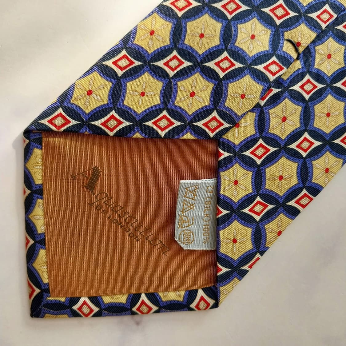 아쿠아스큐텀 실크 기하학 패턴 넥타이 9.2cm A+등급 K1947
 상품이미지7