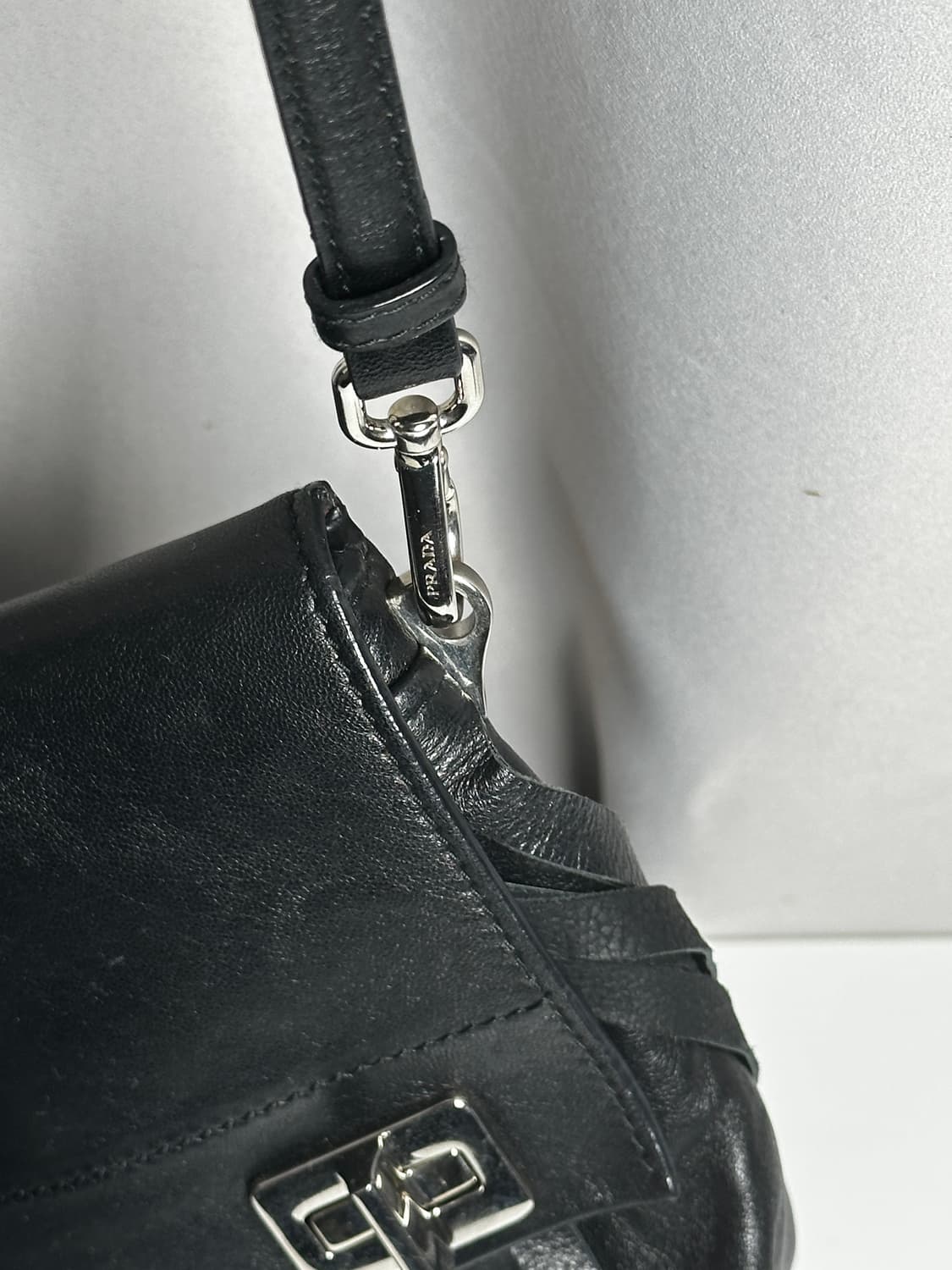 프라다 밀라노 프린지 숄더백 상품이미지5