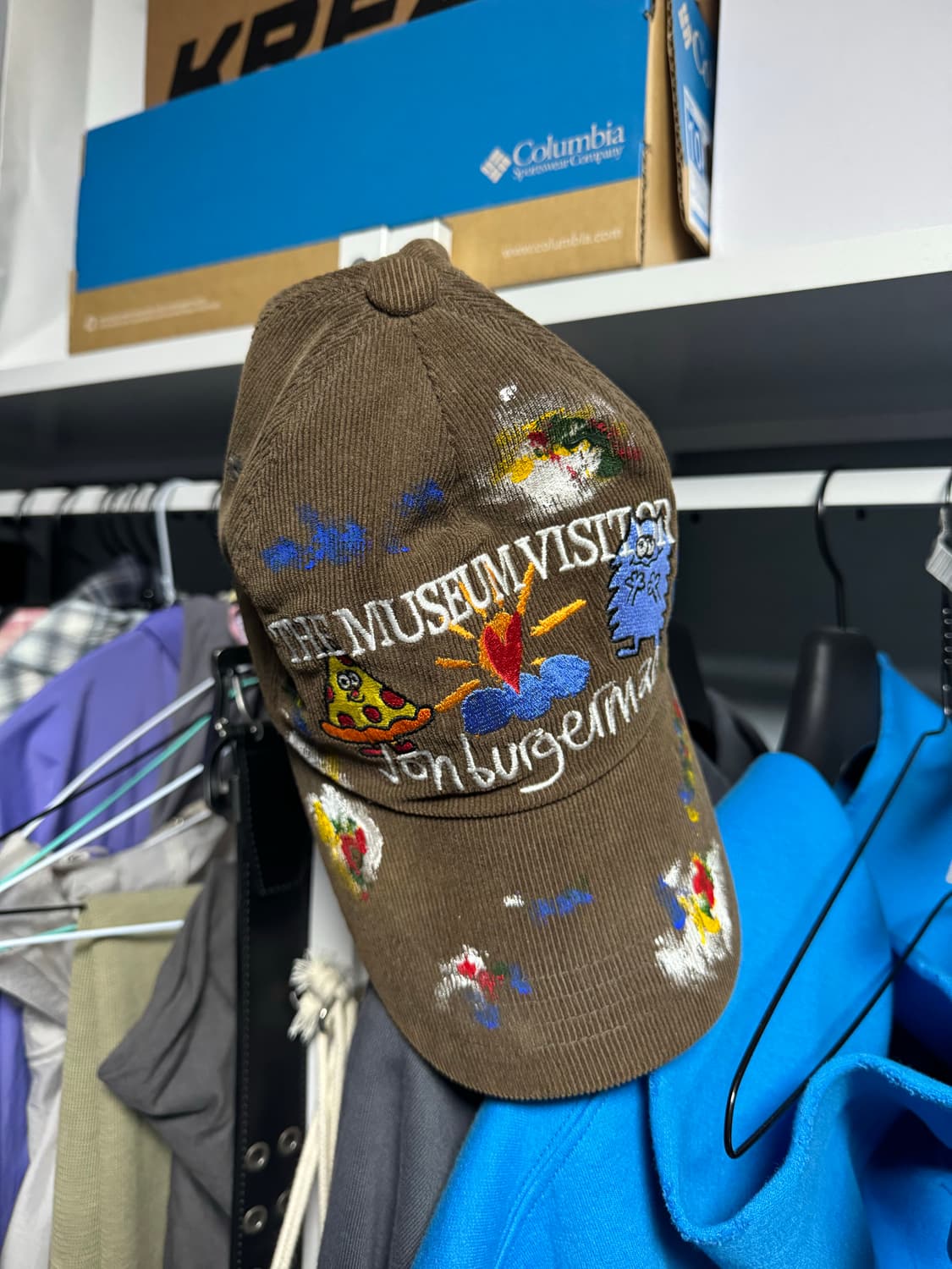 더뮤지엄비지터 존 버거맨 볼캡 상품이미지1