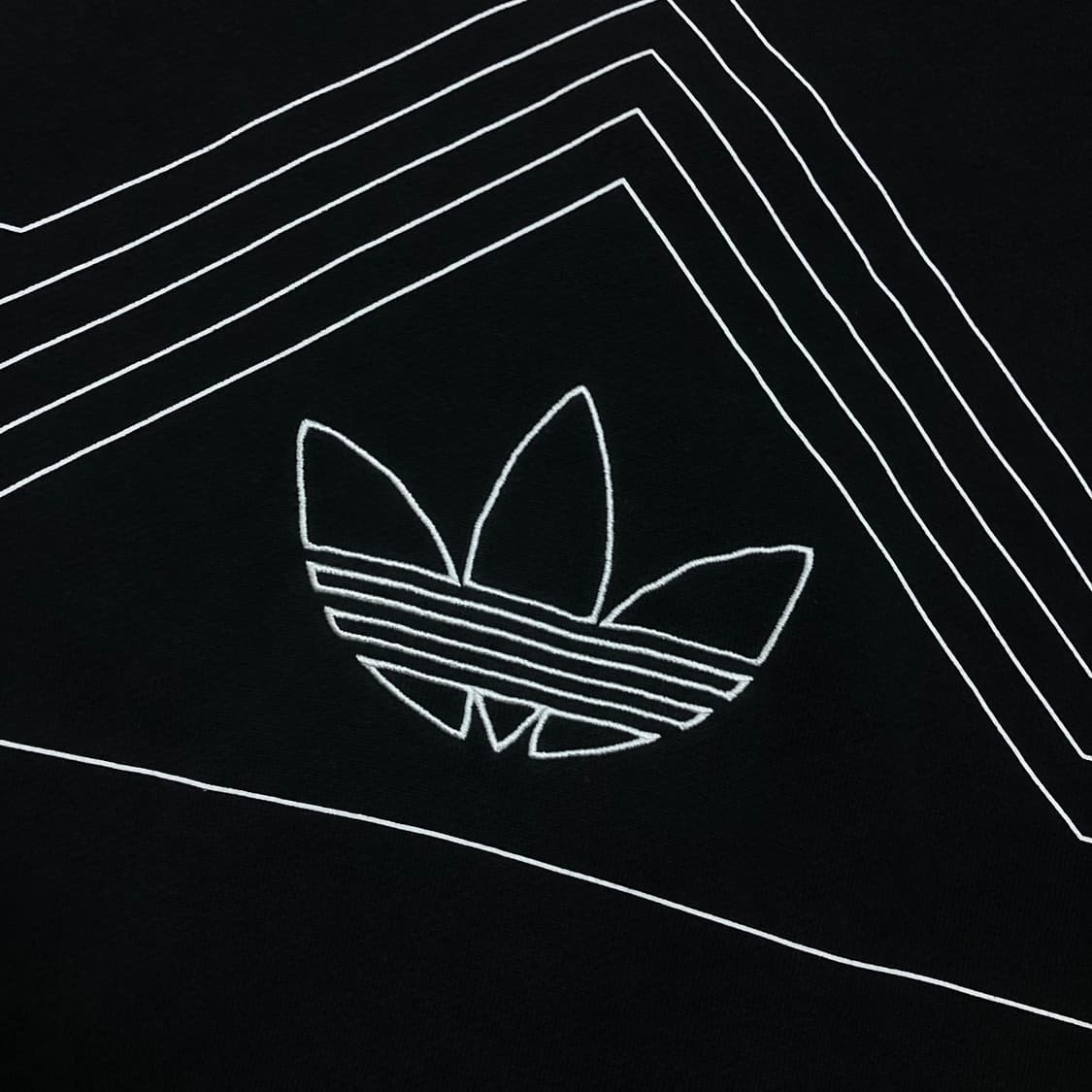 아디다스 오리지날 자수 로고 블랙 맨투맨 상품이미지3