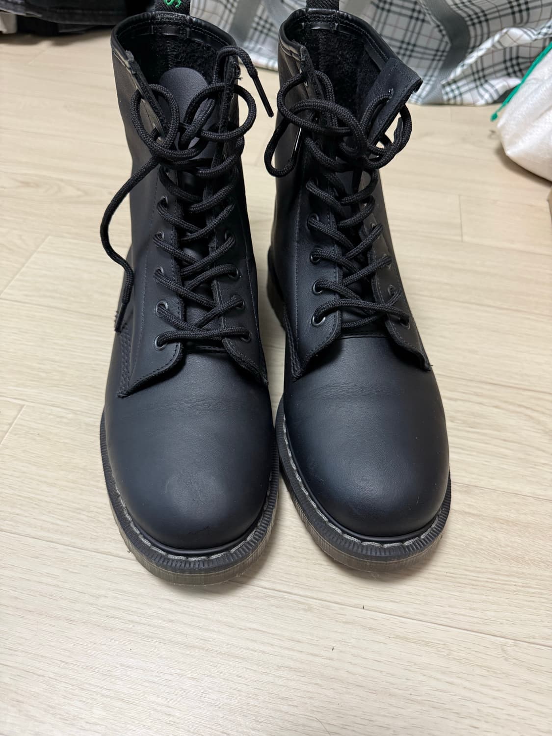 Solovair 8홀 워커 270 상품이미지1