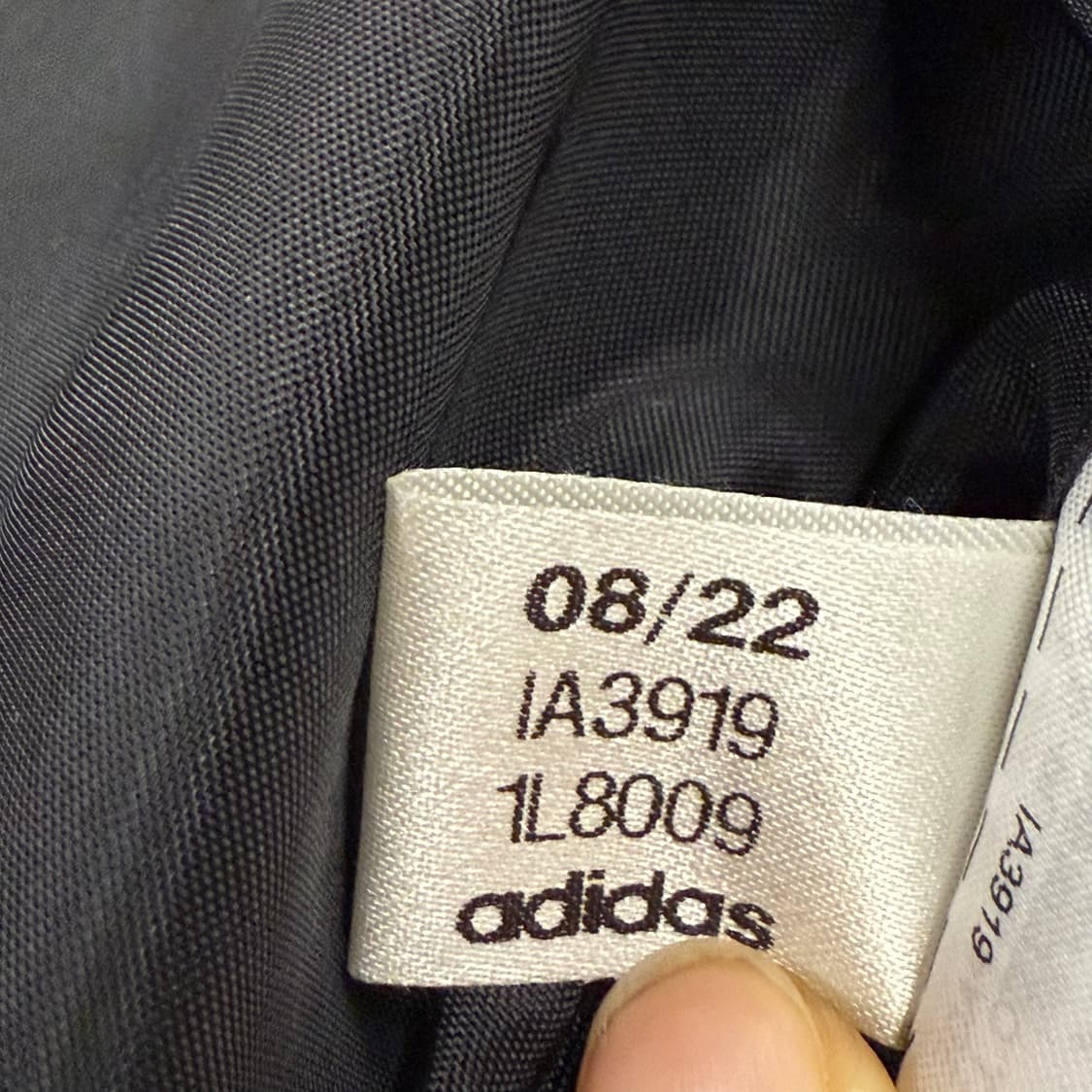 아디다스 블랙 유광 숏패딩  상품이미지7