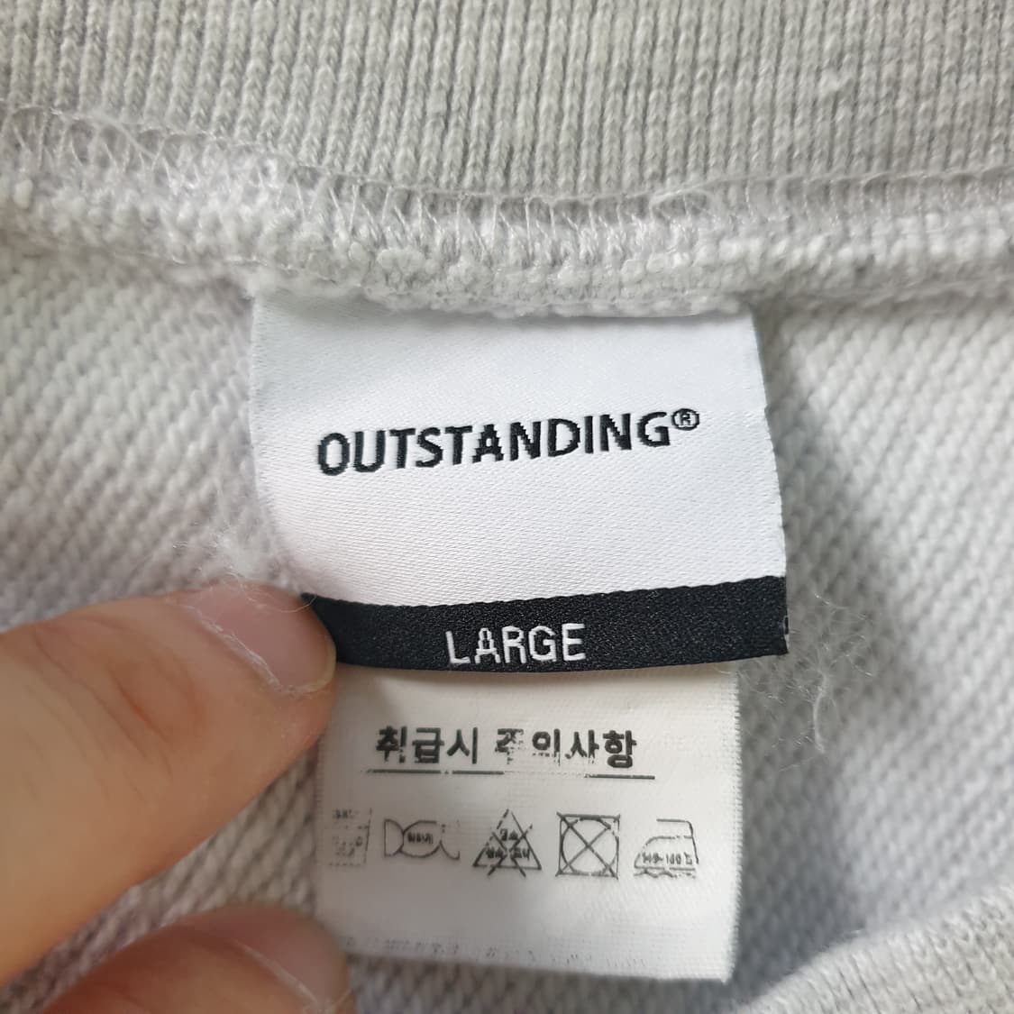 [무료배송] OUTSTANDING 긴팔 맨투맨 상품이미지2