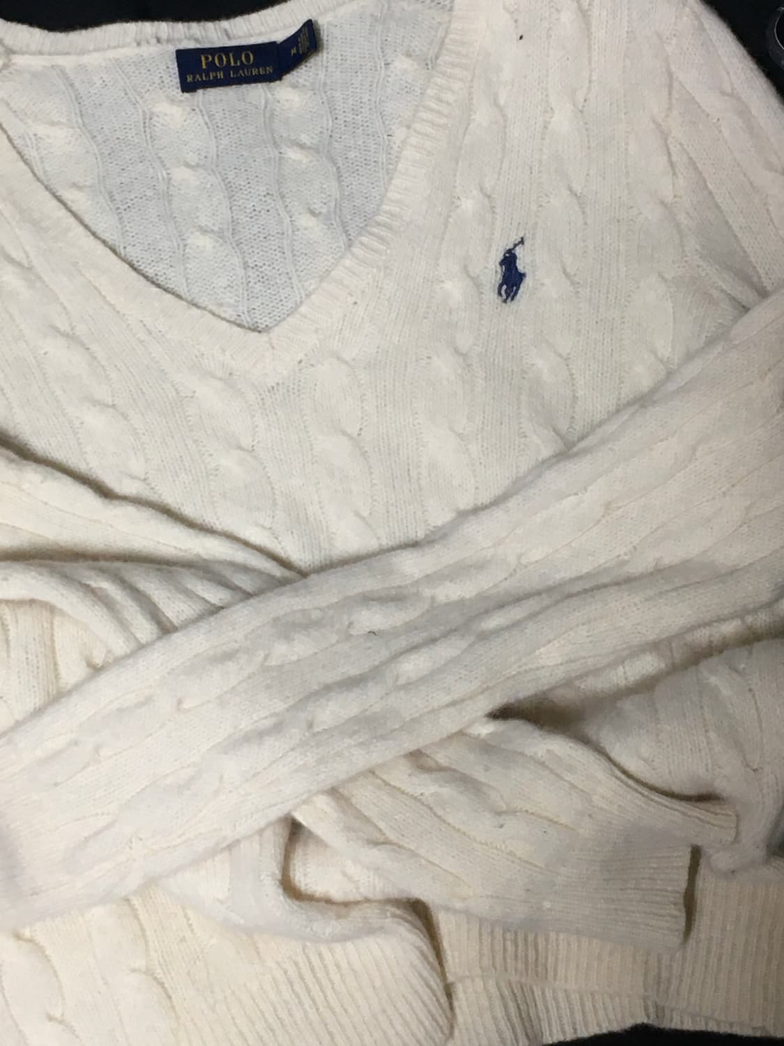 폴로 브이넥 니트 상품이미지1