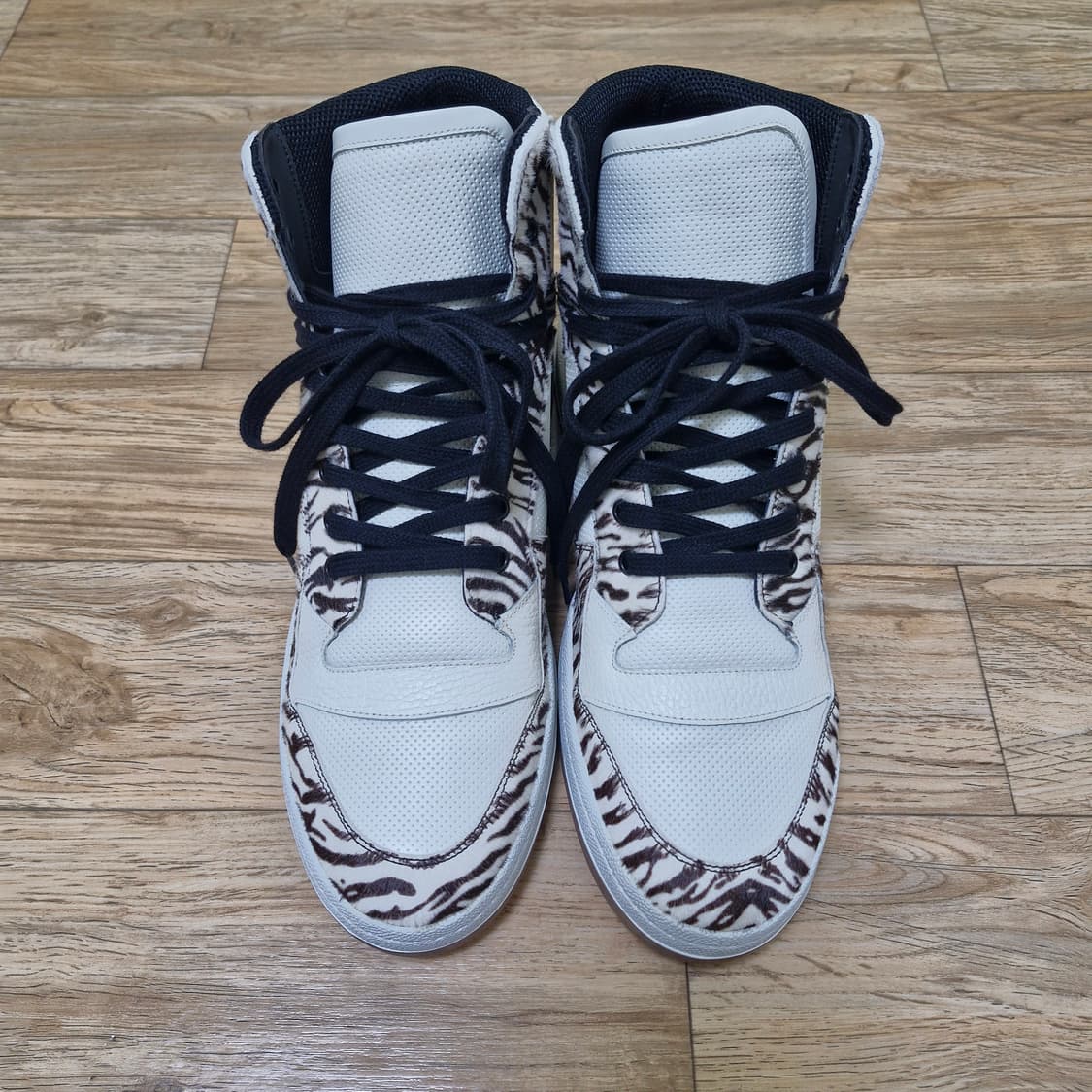 [46] SLP 생로랑 SL/24 송치가죽 지브라 하이탑 스니커즈 상품이미지2