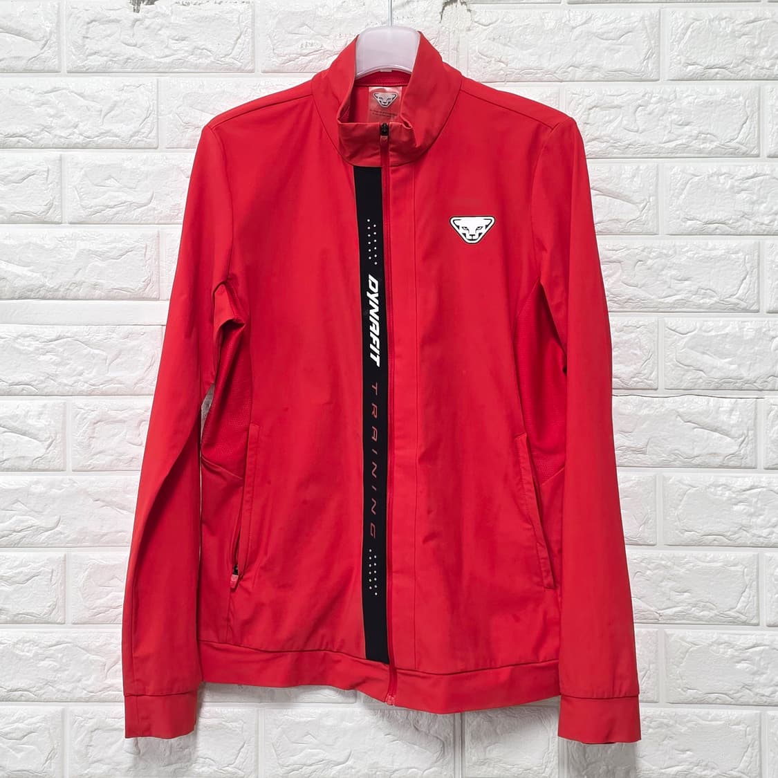 택포_ 다이나핏 빨간색 트레이닝 자켓 M 상품이미지1