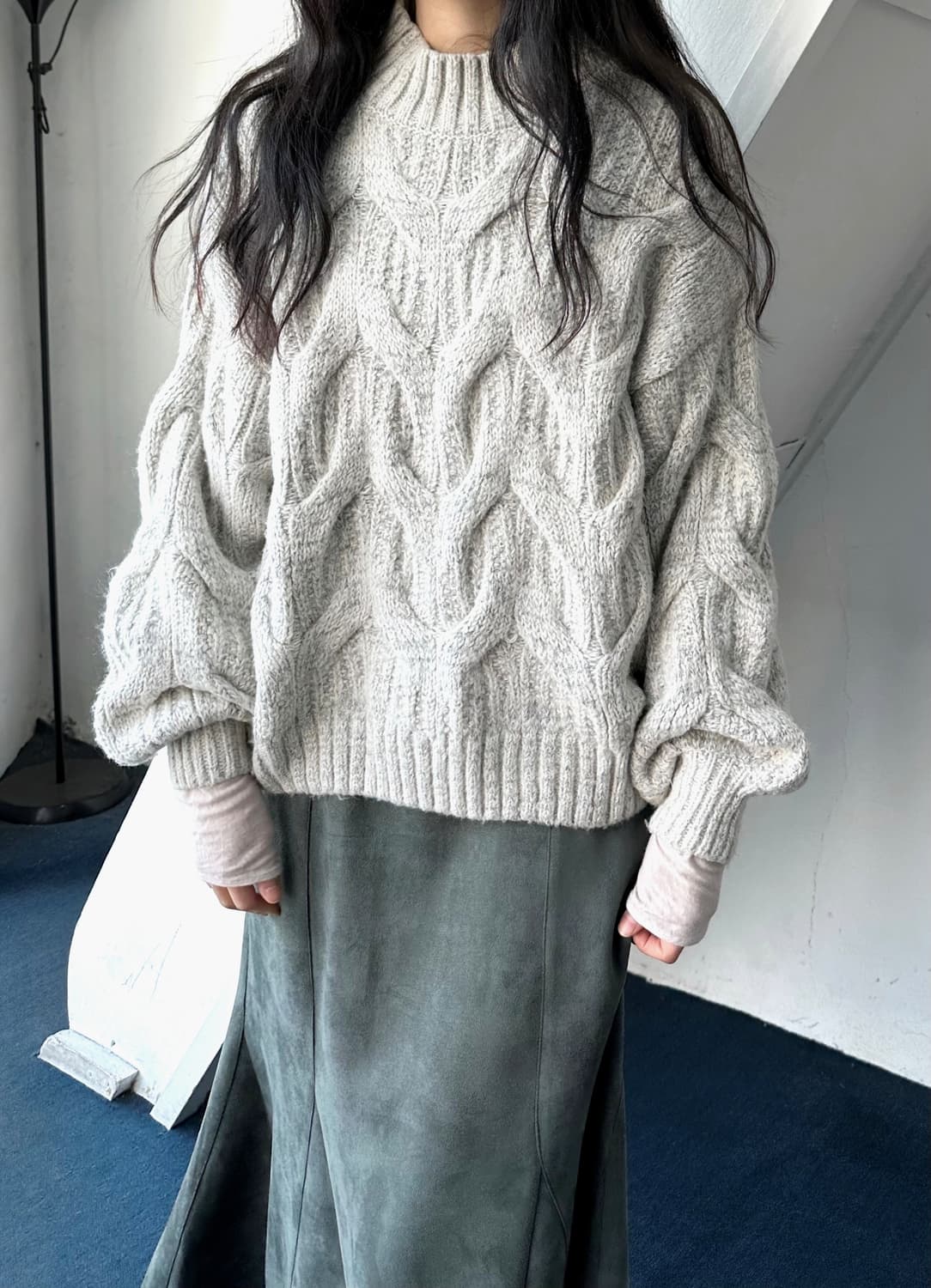Design neck wide woven cloudy knit 상품이미지9