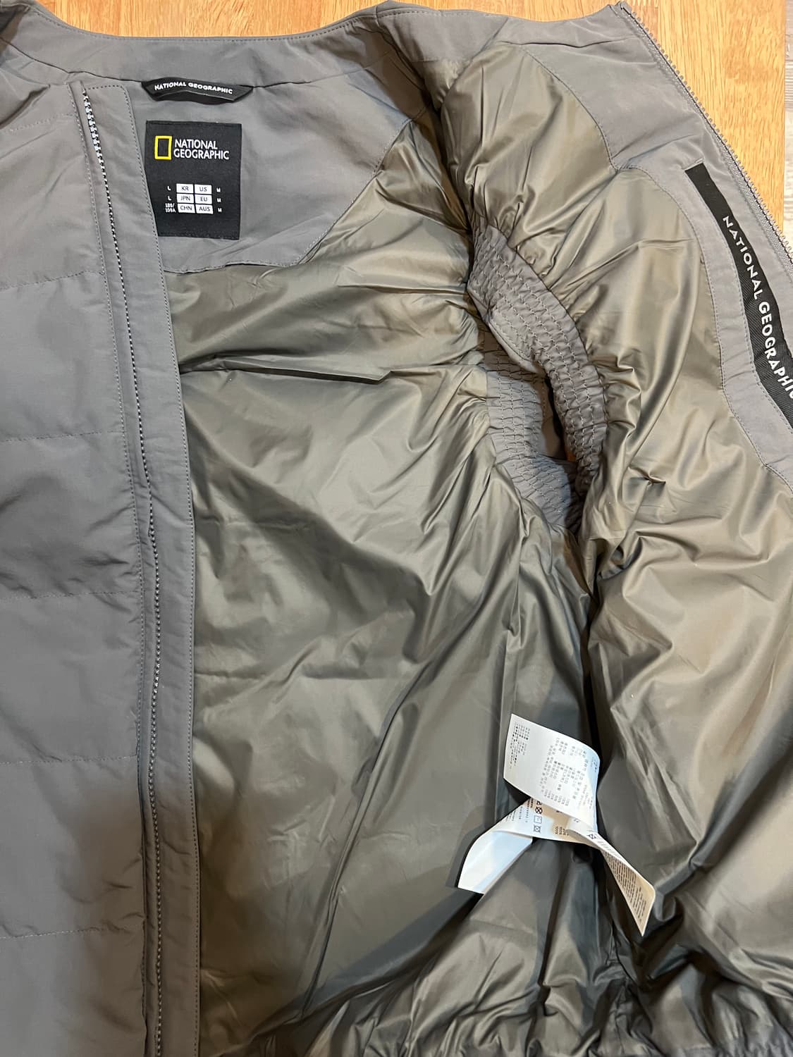 내셔널지오그래픽 남성 다크그레이구스다운패딩조끼  상품이미지5