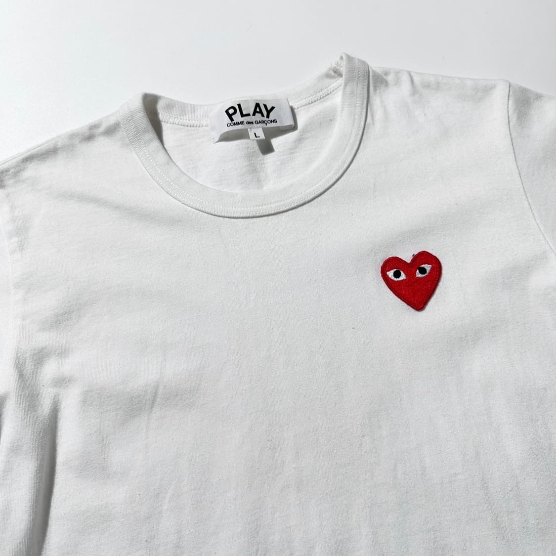 꼼데가르송 플레이 하트 와펜 이모지 반팔 티셔츠 상품이미지3
