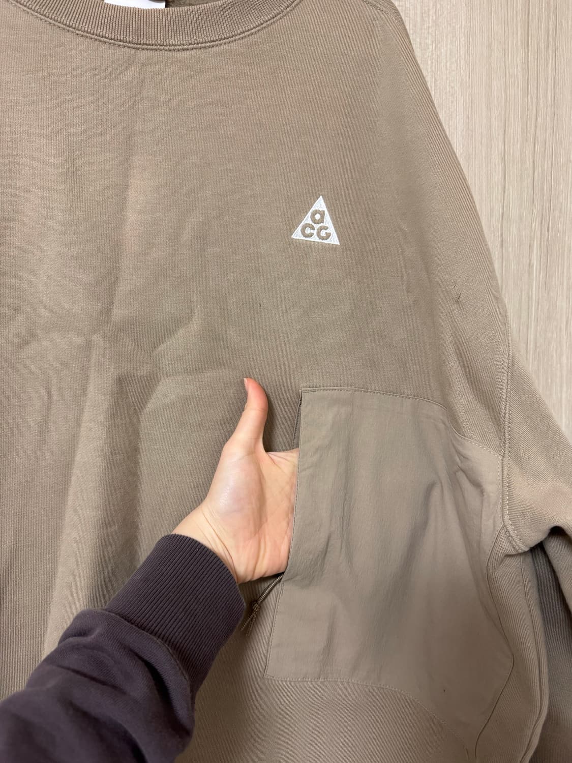 (XL) acg 베이지 포켓맨투맨 상품이미지3