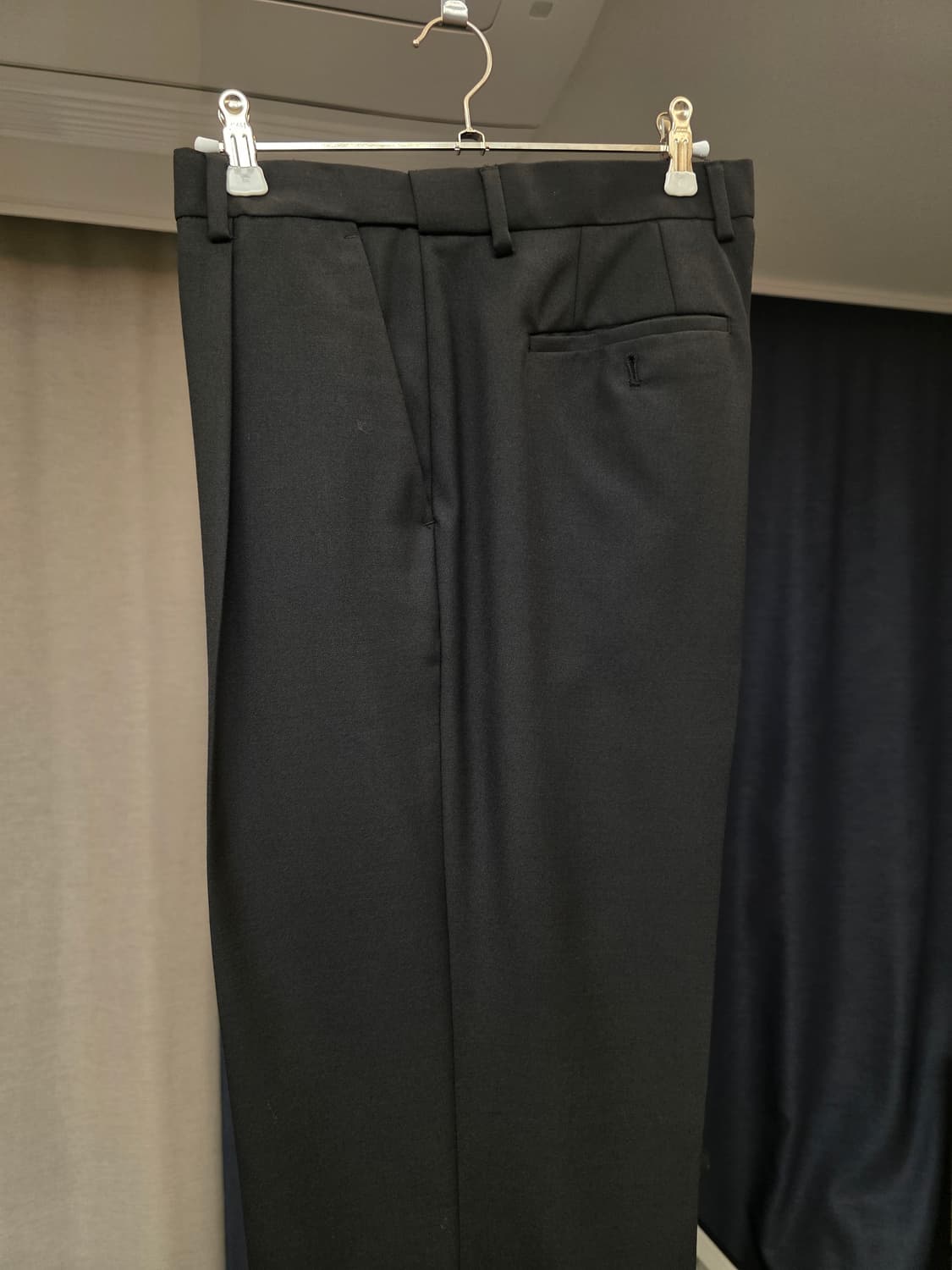 무신사스탠다드 / 울 블렌드 와이드 히든 밴딩 슬랙스 [블랙] / 32 상품이미지3